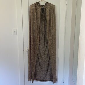 NWT Elegant Gold Lace Cape